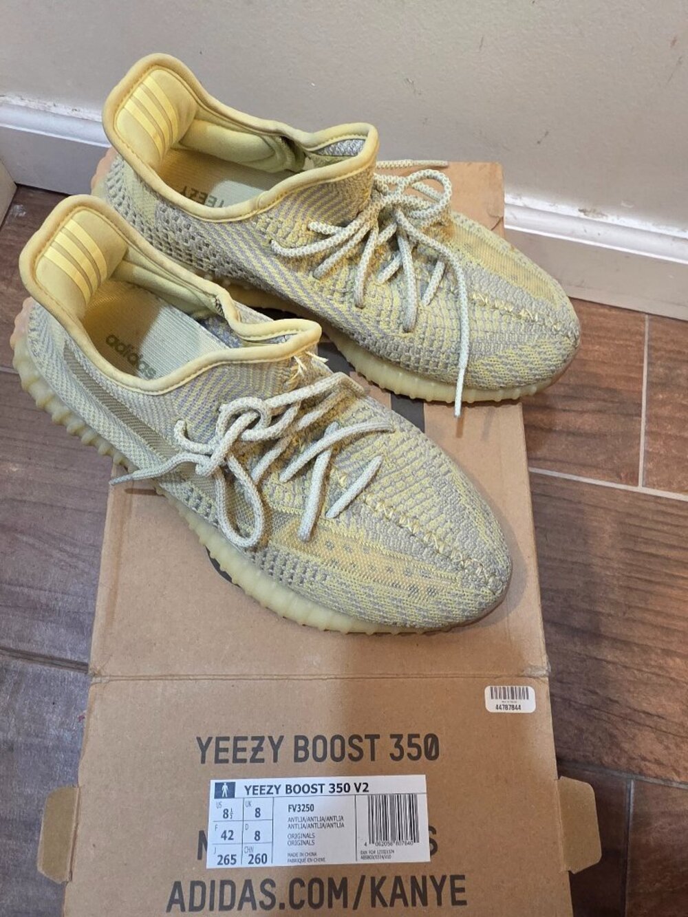 Yeezy sneakers light olive